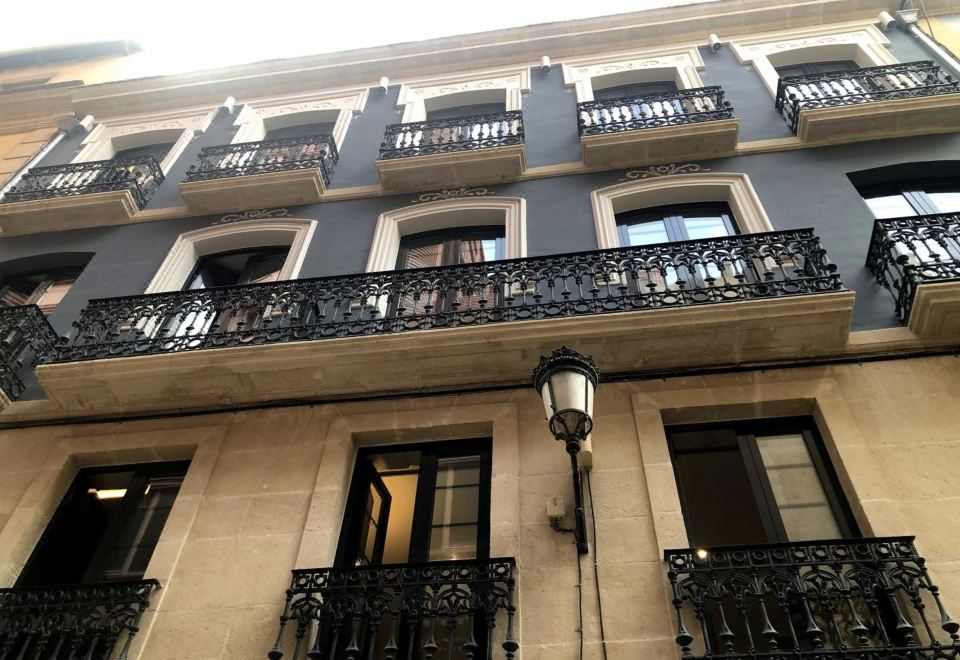 Arenal Suites Alicante Hotel Overview