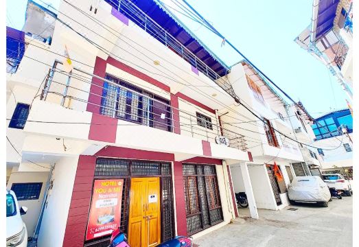 Goroomgo You and Me Mallital Nainital Hotel Overview