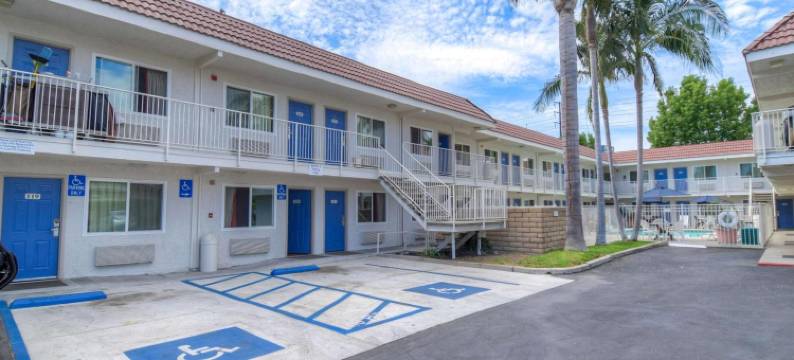 科斯塔梅萨6号汽车旅馆(Motel 6 Costa Mesa, CA)图片