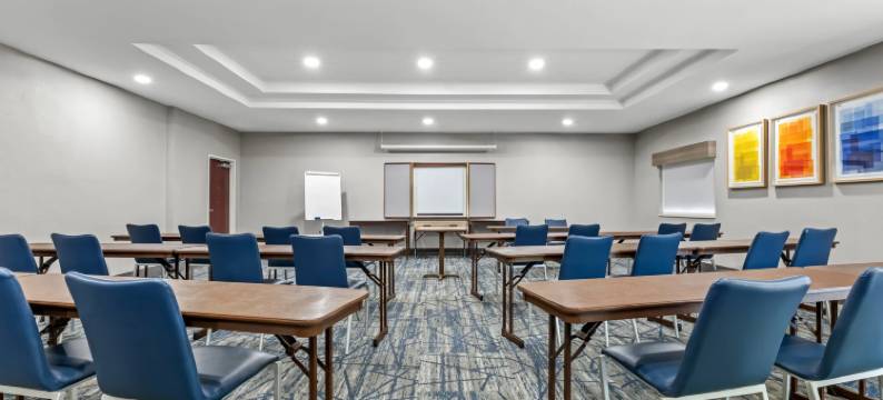 佛罗伦萨东北部智选假日酒店(Holiday Inn Express & Suites FLORENCE NORTHEAST by IHG)图片