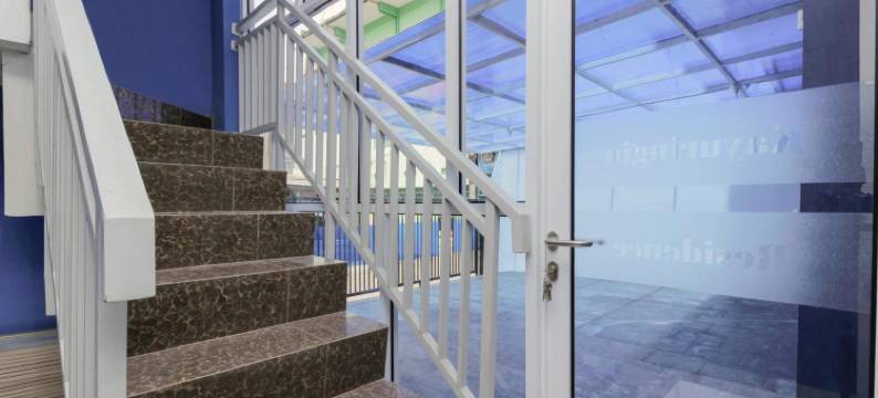 红多兹伊斯兰酒店-近勿加泗大都会购物中心(RedDoorz Syariah Near Metropolitan Mall Bekasi)图片