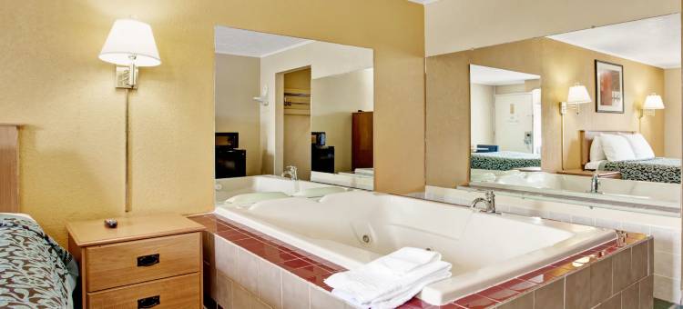 西诺克斯维尔温德姆戴斯酒店(Days Inn by Wyndham Knoxville West)图片