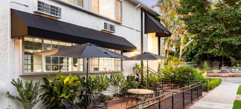 威尔希尔斯特酒店(Wilshire Crest Hotel)图片