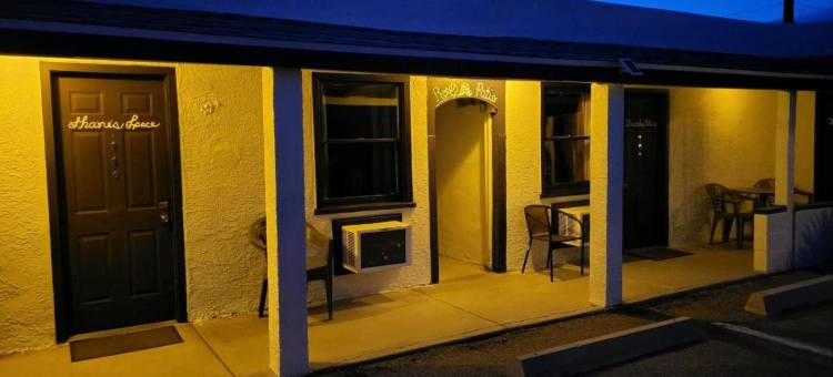 罗丝汽车旅馆(Rose's Motel)图片
