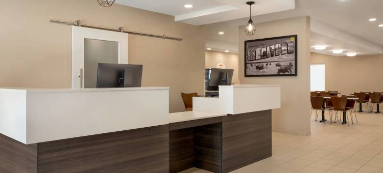 汤普森温德姆速8酒店(Super 8 by Wyndham Thompson)图片