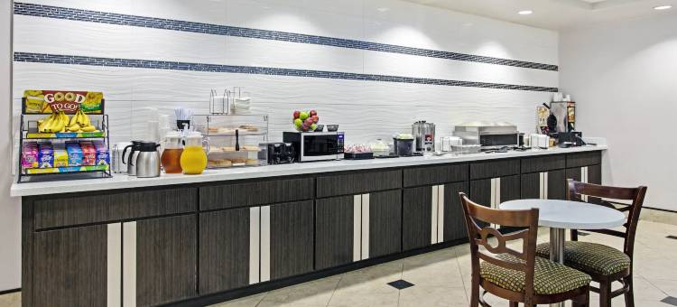 费尔菲尔德拉昆塔温德姆套房酒店(La Quinta Inn & Suites by Wyndham Fairfield TX)图片