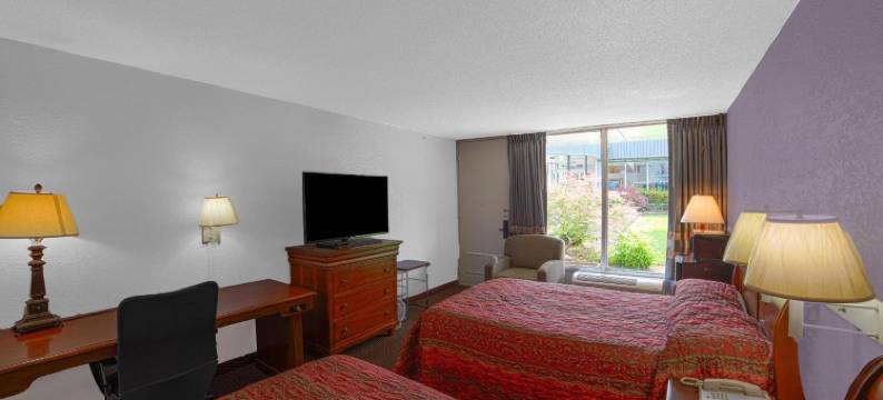 OYO 塞尔玛/史密斯菲尔德 I-95 名人酒店(Masters Inn Selma Smithfield I-95 by OYO)图片