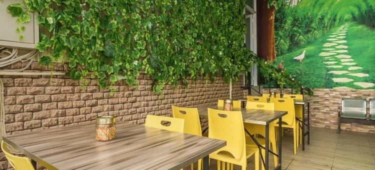 瑞德多兹酒店 - 近巨港贸易中心(RedDoorz at Tara Homestay Palembang)图片