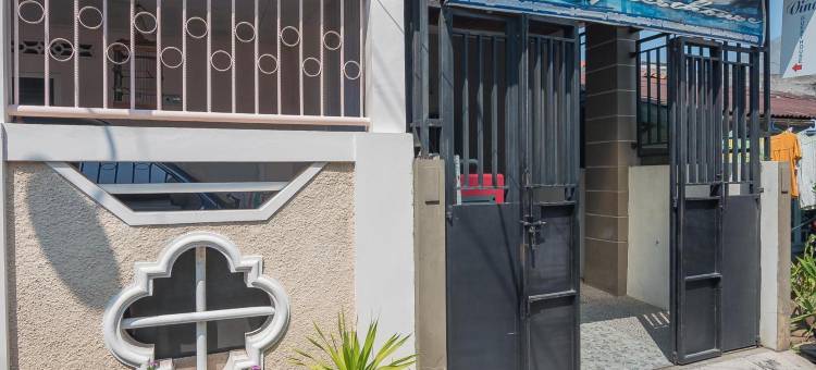 红多兹酒店-近三宝垄MT哈尔优诺(RedDoorz Near MT Haryono Semarang)图片