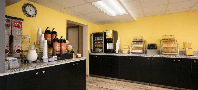 克利尔沃特/中央温德姆戴斯酒店(Days Inn by Wyndham Clearwater/Gulf to Bay)图片