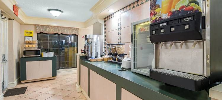 圣地亚哥维斯塔戴斯酒店(Days Inn by Wyndham San Diego Vista)图片