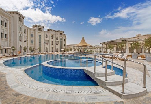 Ezdan Palace Hotel Hotel Overview