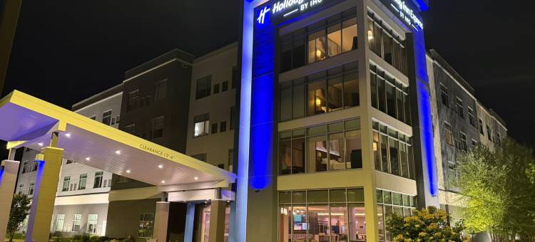 贝滕多夫-达文波特东北部智选假日酒店，洲际旗下(Holiday Inn Express Bettendorf - Davenport NE by IHG)图片