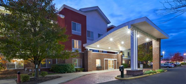 哥伦布东万枫套房酒店(Fairfield Inn & Suites Columbus East)图片