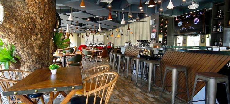 苏比克湾旅游酒店(Subic Bay Travelers Hotel & Event Center)图片