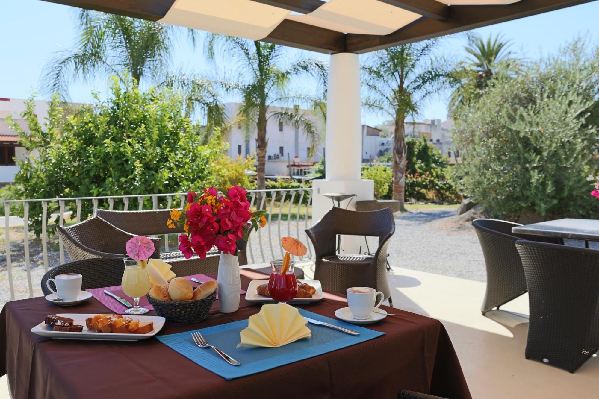 Residence Hotel la Giara Over view