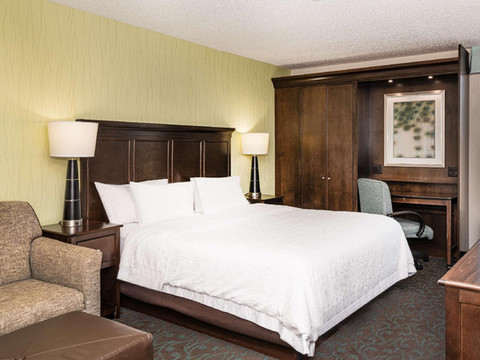 希尔顿欢朋酒店-埃文斯维尔