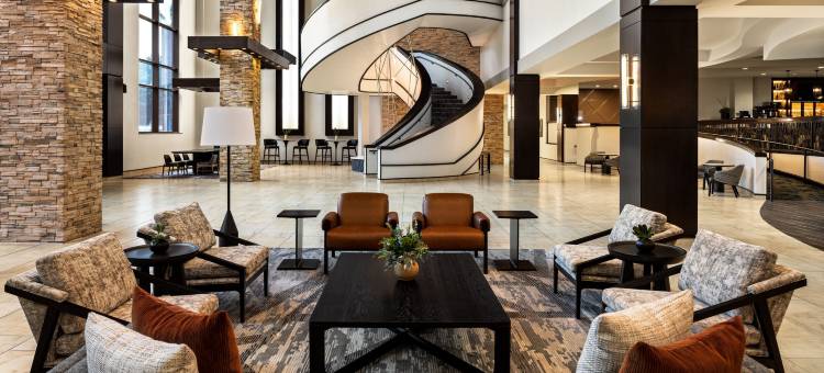 布卢明顿诺尔玛万豪酒店及会议中心(Bloomington-Normal Marriott Hotel & Conference Center)图片