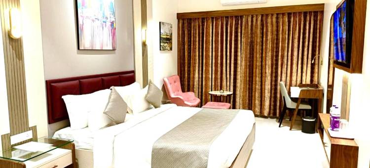Pushpak Hotel & Convention图片