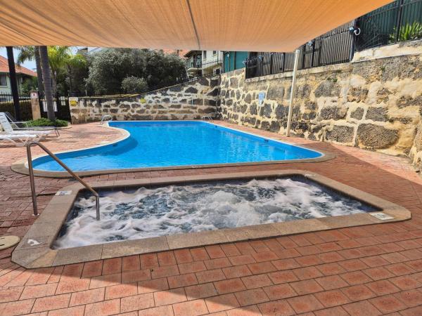 Mandurah Family Resort Hotel Overview