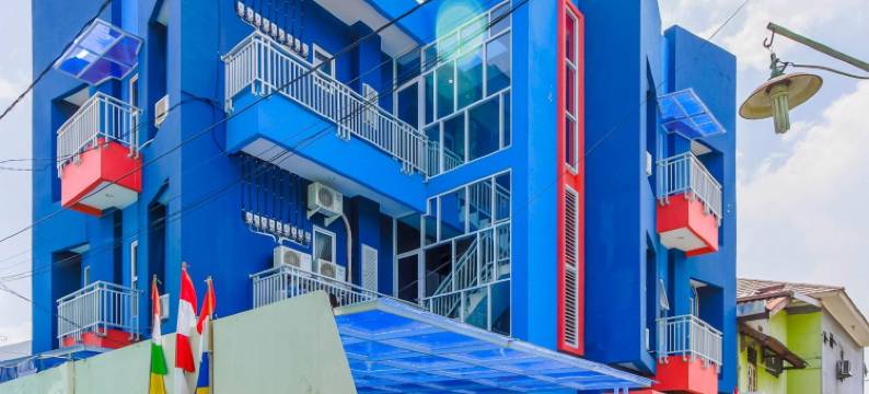 红多兹伊斯兰酒店-近勿加泗大都会购物中心(RedDoorz Syariah Near Metropolitan Mall Bekasi)图片