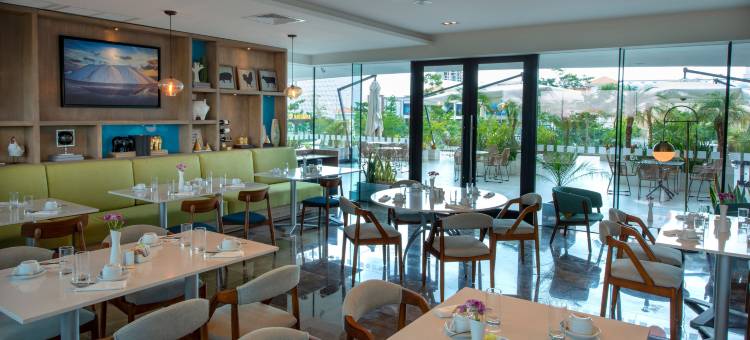 梅尼达拉伊斯拉假日套房酒店(Holiday Inn & Suites Merida la Isla)图片