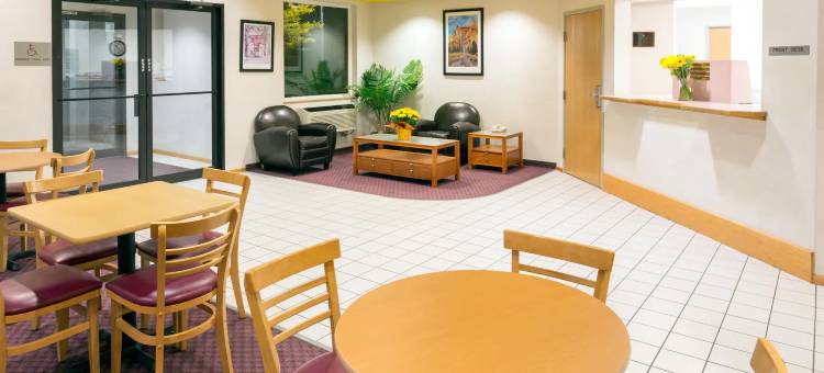 雷德蒙德速8酒店(Super 8 by Wyndham Redmond)图片