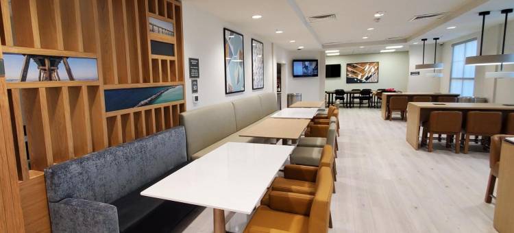 舒适酒店和套房巴拿马城海滩 - 码头公园区(Comfort Inn & Suites Panama City Beach - Pier Park Area)图片