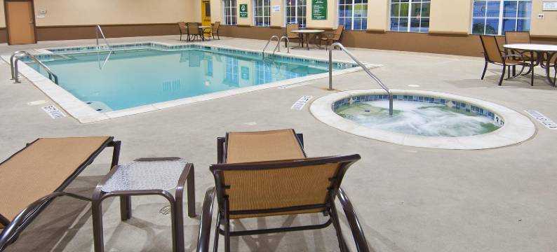 贝德福德DFW机场西拉昆塔温德姆套房酒店(La Quinta Inn & Suites by Wyndham DFW Airport West - Bedford)图片