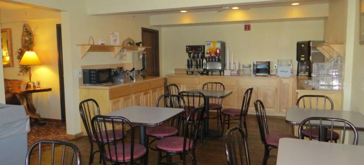 麦奇诺市布里奇维尤速8酒店(Super 8 by Wyndham Bridgeview of Mackinaw City)图片