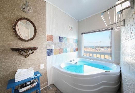 Gangneung Maison de RoseHotel Overview