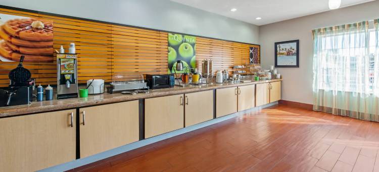 利斯维尔波尔克堡拉昆塔温德姆套房酒店(La Quinta Inn & Suites by Wyndham Leesville Ft. Polk)图片