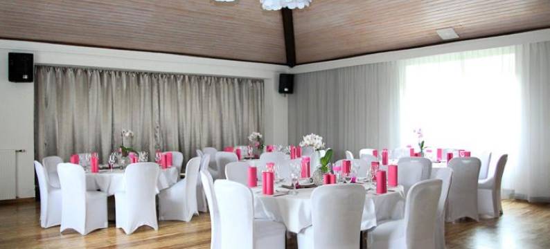 伦布利克酒店 - 餐厅 - 乡村俱乐部(Rhönblick Landhotel - Restaurant - Countrypub)图片