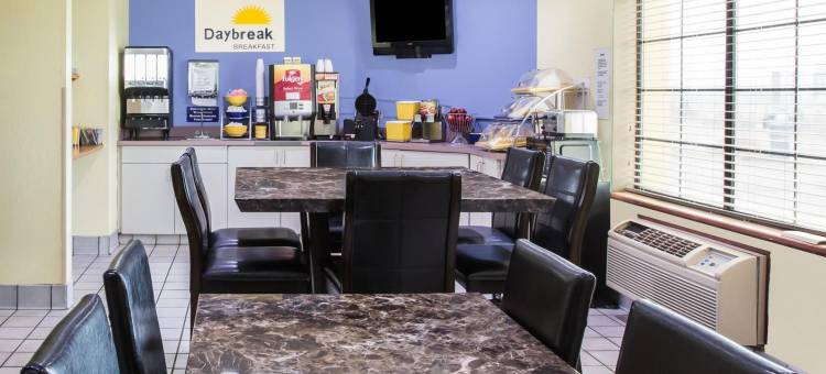 蓝泉城戴斯酒店(Days Inn by Wyndham Blue Springs)图片