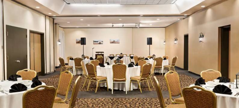 弗雷德里克顿华美达酒店(Ramada by Wyndham Fredericton)图片