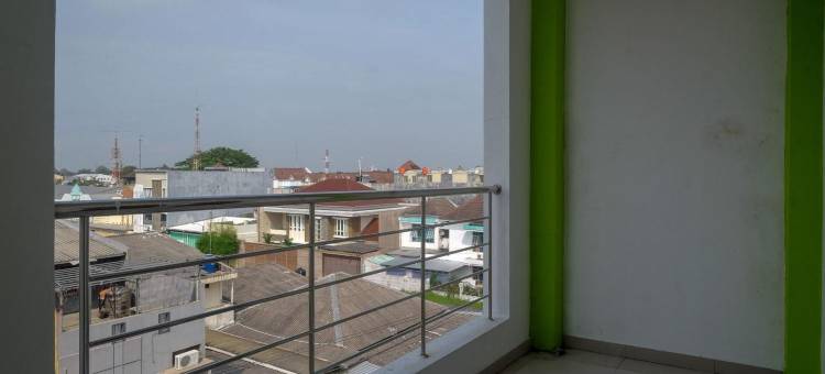 RedDoorz 在Solo的Hartono购物中心附近(RedDoorz Near Hartono Mall Solo)图片