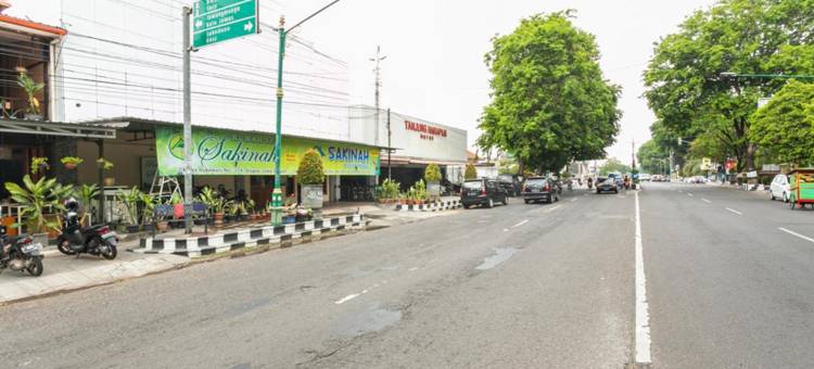 红多兹伊斯兰酒店-近斯拉根中央公园(RedDoorz Syariah @ Sakinah Guesthouse)图片