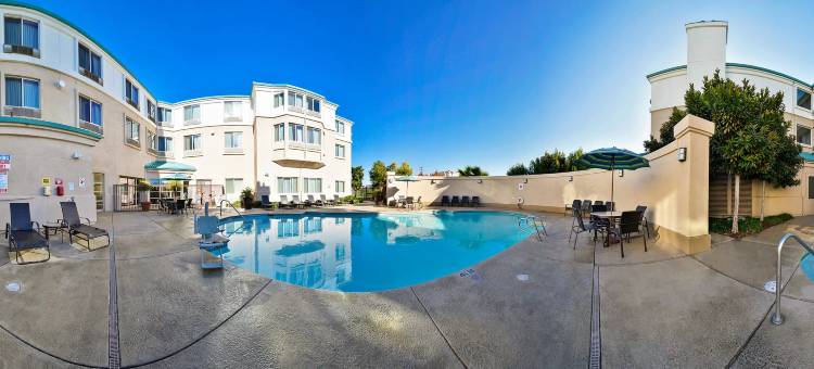 中央埃尔克格罗夫智选假日酒店及套房 - 99号公路 by IHG(Holiday Inn Express & Suites Elk Grove Central - Hwy 99)图片