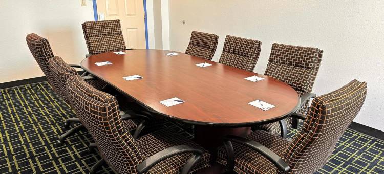 韦恩堡速 8 酒店(Travelodge by Wyndham Fort Wayne North)图片