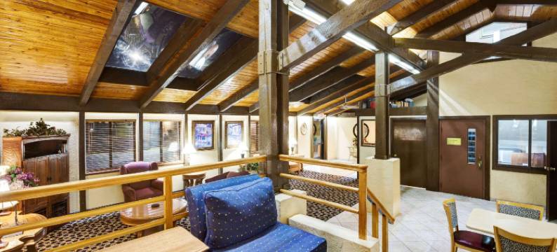 哈钦森温德姆速8酒店(Super 8 by Wyndham Hutchinson)图片