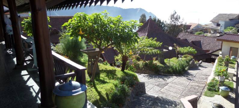 Family 4 Pax Near Cafe Lava Rst. Bromo图片