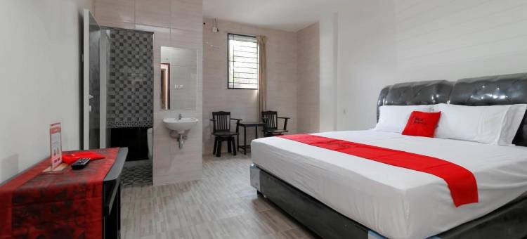 RedDoorz Plus near RS Royal Prima Medan图片