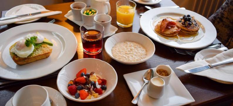 克莱格霍尔小屋及庭院酒店(Craigmhor Lodge & Courtyard)图片