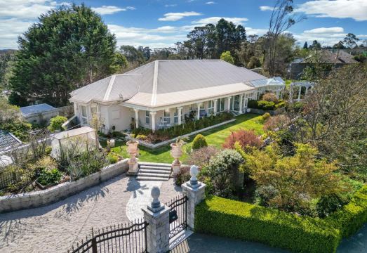 Katoomba Manor Hotel Overview
