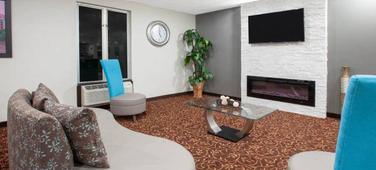 大急流城市中心美吟酒店(Baymont by Wyndham Grand Rapids Near Downtown)图片