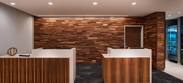 休斯顿舒格兰/普安特湖万怡酒店(Courtyard Houston Sugar Land/Lake Pointe)图片