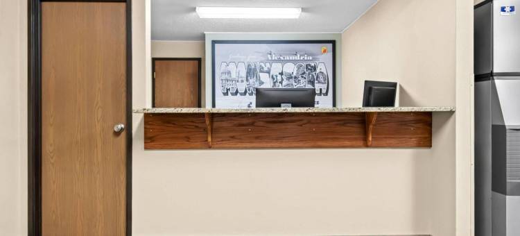 亚历山大明尼苏达州速8酒店(Super 8 by Wyndham Alexandria MN)图片