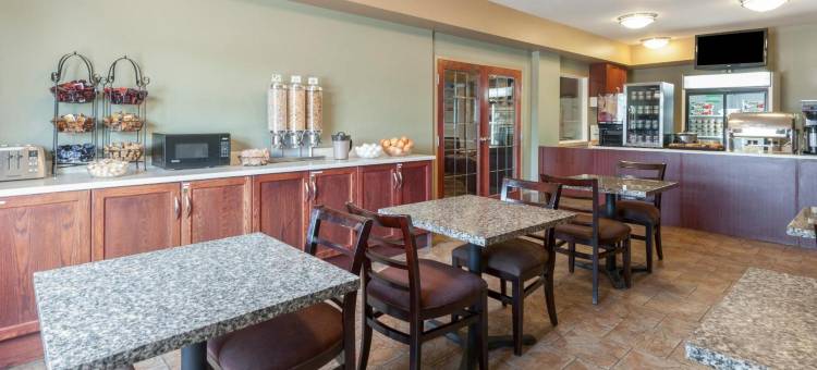 萨斯喀彻温堡速8酒店(Super 8 by Wyndham Fort Saskatchewan)图片