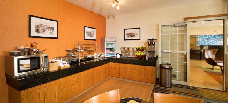 德卢斯美吟温德姆酒店(AmericInn by Wyndham Duluth)图片