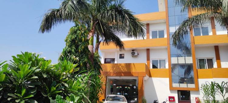 古鲁苏尔比酒店(Hotel Guru Surbhi)图片